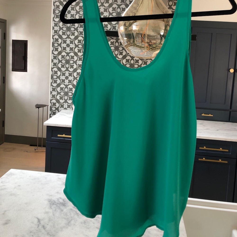 Low back tank